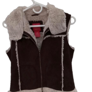 ( 309 )  Faux leather vest, in excellent condition